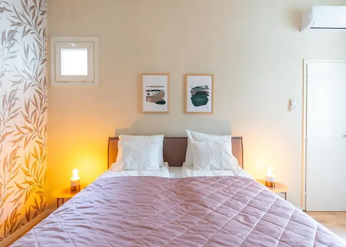 Sunny Luxurious Two Bedroom Home At Jewish District